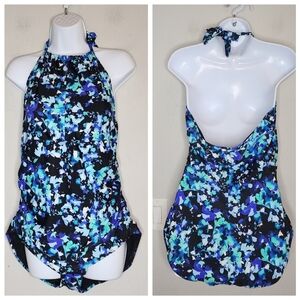 Speedo high neck halter one peice swimsuit.  Size XXL.  Blue green black.